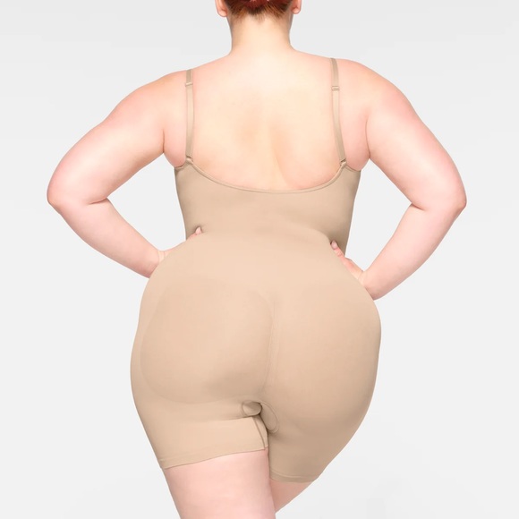 Skims Seamless Sculpt Mid Thigh Bodysuit Mica - Picture 5 of 6